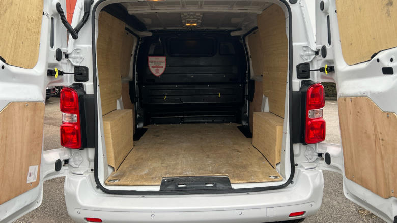 Citroen Dispatch M Diesel 1000 1.5 BlueHDi 100 Van Driver Edition